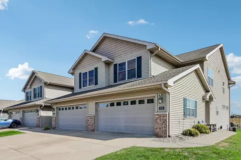1026 20th St #4, Prairie Du Sac, WI 53578