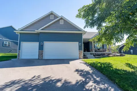 636 Greenway Point Dr, Janesville, WI 53548
