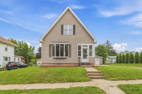218 N Henninger St, Mayville, WI 53050