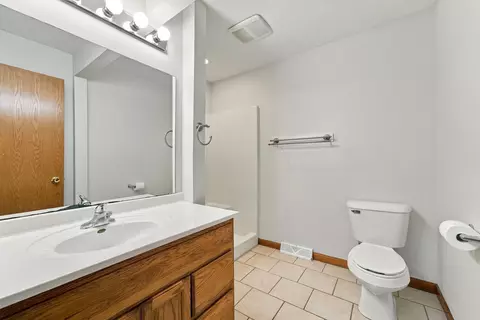 Bath - 415 Waterloo Rd, Marshall, WI 53559 photo 1 of 2