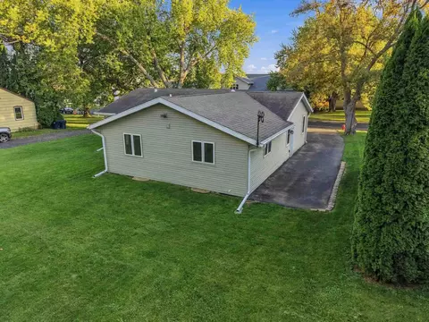 Exterior - 415 Waterloo Rd, Marshall, WI 53559 photo 6 of 6
