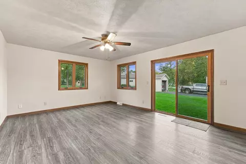Living - 415 Waterloo Rd, Marshall, WI 53559 photo 6 of 10