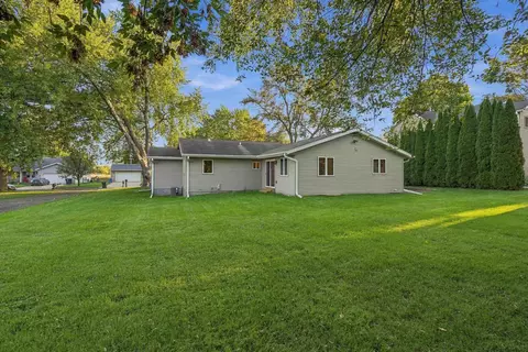 Exterior - 415 Waterloo Rd, Marshall, WI 53559 photo 4 of 6