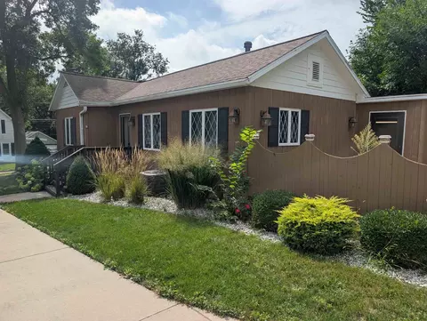 302 Maple Ave, Clinton, WI 53525