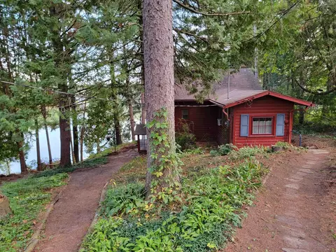 e12615 Weigands Bay South, Merrimac, WI 53561