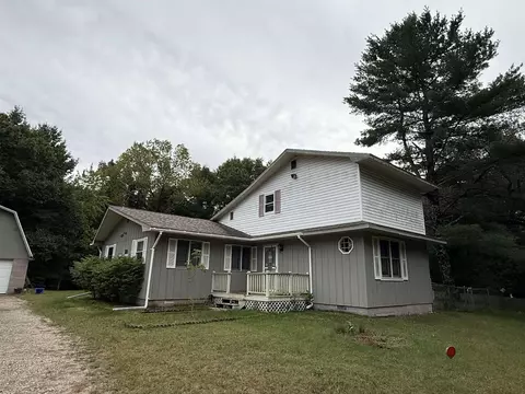 9652 Dublin Rd, Camp Douglas, WI 54618