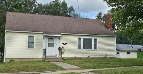 472 E 4th St, Richland Center, WI 53581