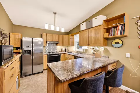 1727 Delaware Dr, Sun Prairie, WI 53590