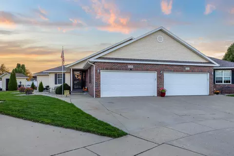 2149 Blue Heron Ct, Stoughton, WI 53589