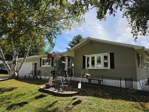 908 Mildred Ave, Edgerton, WI 53534