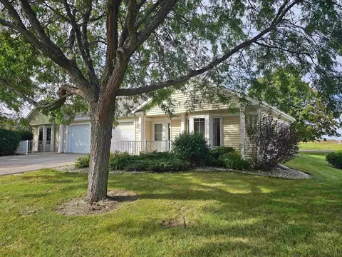 255 Highland Ter, Waterloo, WI 53594