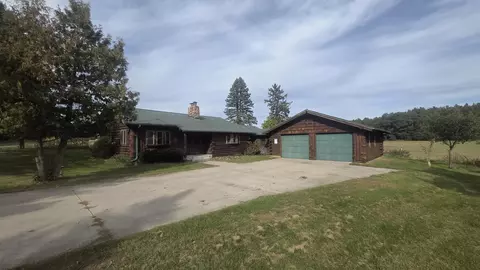 7190 N 2nd Dr, Westfield, WI 53964