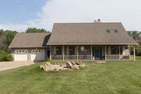 7950 Broadway Rd, Omro, WI 54963