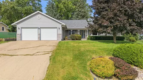 812 E South St, Beaver Dam, WI 53916