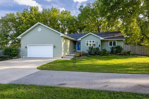 21 Garfield St, Edgerton, WI 53534