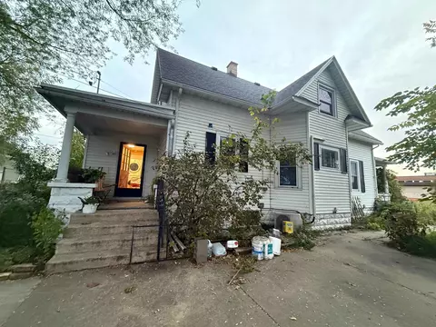 409 S Wacouta Ave, Prairie Du Chien, WI 53821