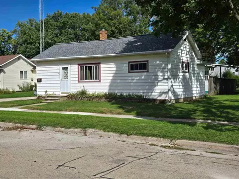 Exterior - 554 Scott St, Ripon, WI 54971 photo 1 of 11