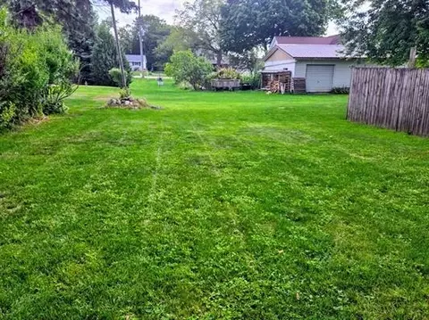 Exterior - 554 Scott St, Ripon, WI 54971 photo 9 of 11