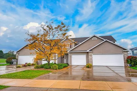 215 Douglas Dr, Brooklyn, WI 53521