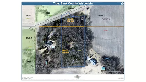 s4442 Johnson Road, Baraboo, WI 53913