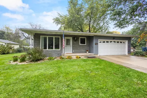 700 Kenwood Cir, Verona, WI 53593