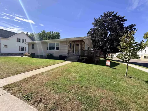 344 S Park St, Richland Center, WI 53581
