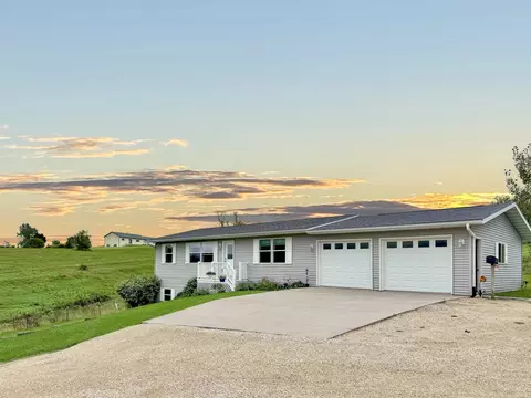 61988 Wildwood Dr, Prairie Du Chien, WI 53821