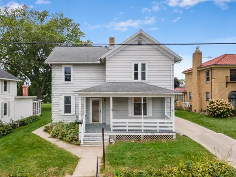 122 Lacrosse St, Beaver Dam, WI 53916