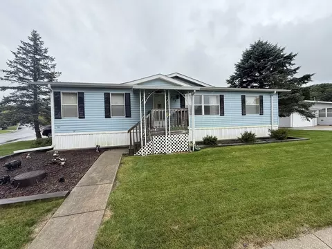 603 Topaz Trl, Lannon, WI 53046