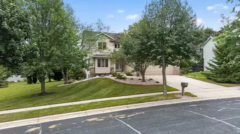 2225 Stone Crest Rd, Stoughton, WI 53589