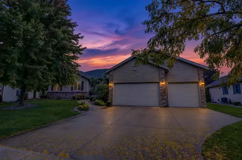 719 Weald Bridge Rd, Cottage Grove, WI 53527