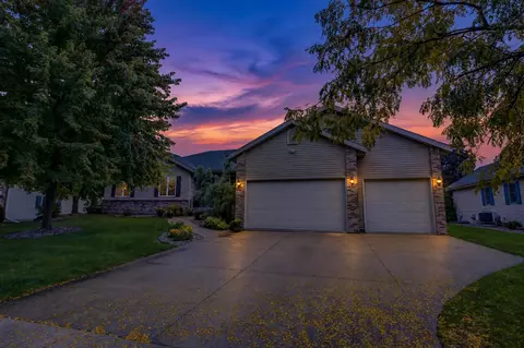 719 Weald Bridge Rd, Cottage Grove, WI 53527