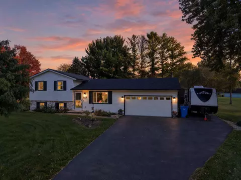 6270 Mary Ida Dr, Deforest, WI 53532