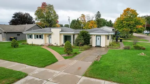 905 East Ave, Tomah, WI 54660