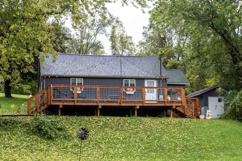 2825 Fairplay Rd, Hazel Green, WI 53811