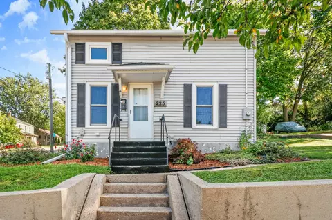 225 Hillside Ave, Stoughton, WI 53589