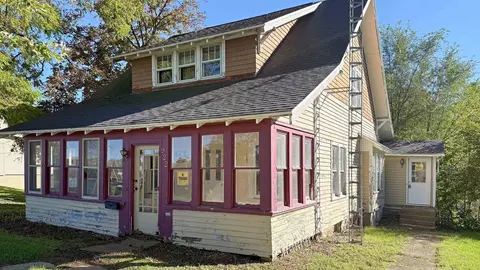 922 Washington Ave, Wisconsin Dells, WI 53965