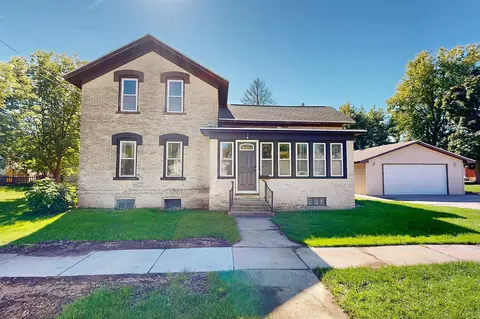 117 William St, Watertown, WI 53094