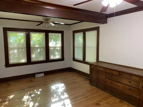 Living - 1112 Eaton Ave, Beloit, WI 53511 photo 5 of 10
