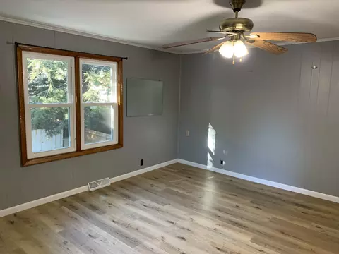 Living - 1112 Eaton Ave, Beloit, WI 53511 photo 10 of 10