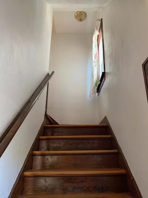 Entry Way - 1112 Eaton Ave, Beloit, WI 53511 photo 1 of 4
