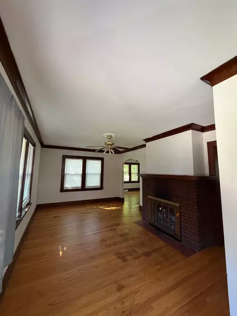 Living - 1112 Eaton Ave, Beloit, WI 53511 photo 3 of 10
