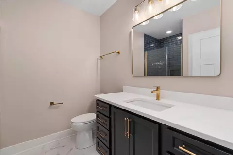 Bath - 4074 Hanover Dr, Deforest, WI 53532 photo 9 of 11