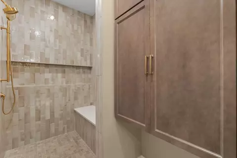 Bath - 4074 Hanover Dr, Deforest, WI 53532 photo 7 of 11
