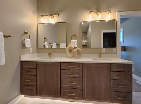 Bath - 4074 Hanover Dr, Deforest, WI 53532 photo 5 of 11