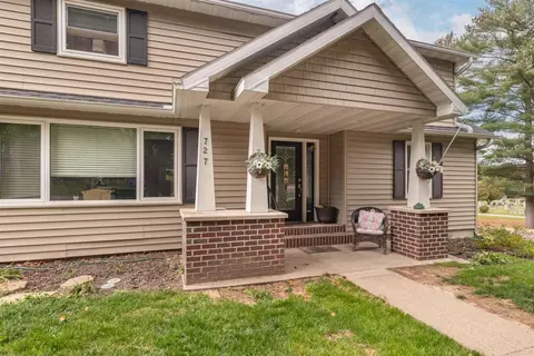 727 Myrtle St, Reedsburg, WI 53959