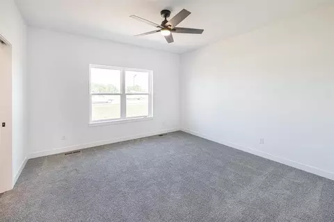 2557 Kadlec Dr, Beloit, WI 53511 photo 8