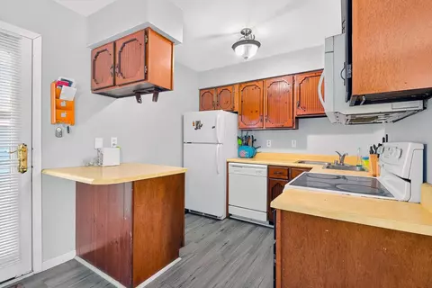 Kitchen - 2014 Post Rd, Madison, WI 53713 photo 1 of 1