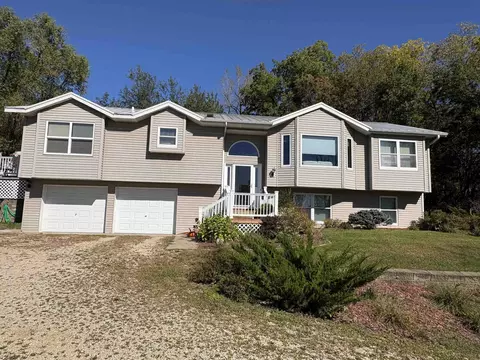 37809 Maple Ln, Prairie Du Chien, WI 53821