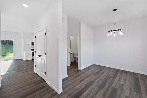 Entry Way - 611 Millar Dr, Beloit, WI 53511 photo 1 of 4